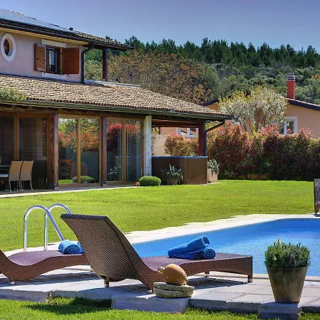Sunny Flowers Villa *
